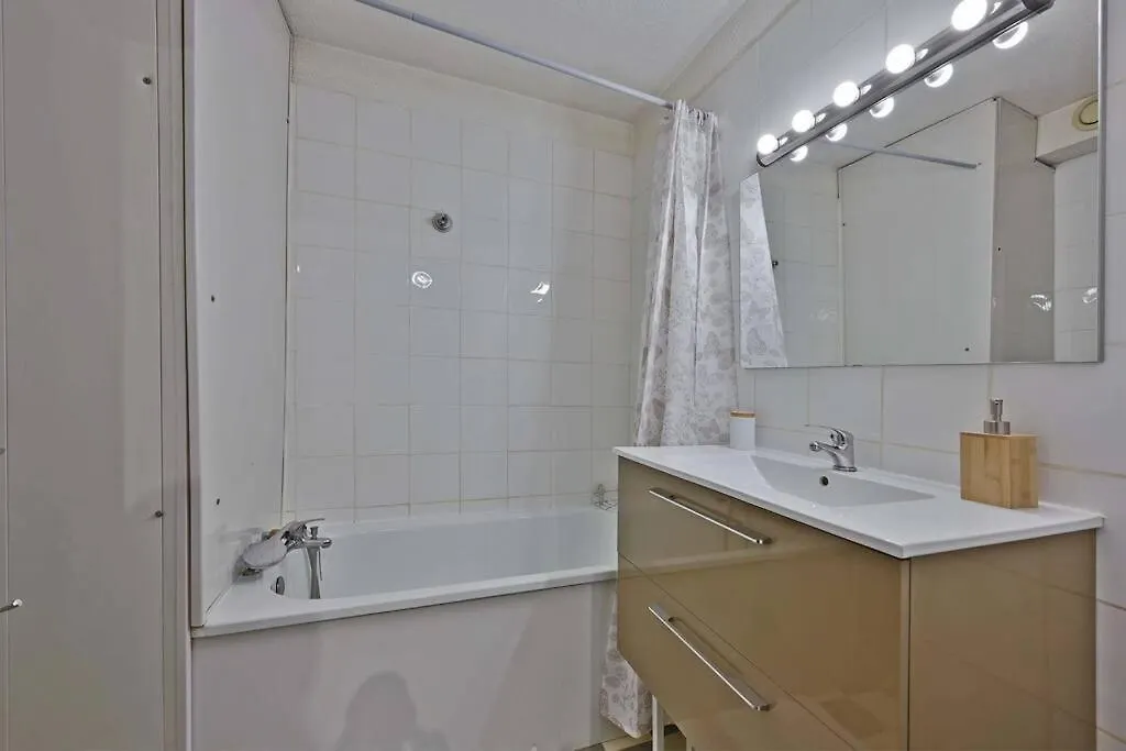 Apartmán Les Comtadins - Parking Gratuit - Balcon - Clim Avignon