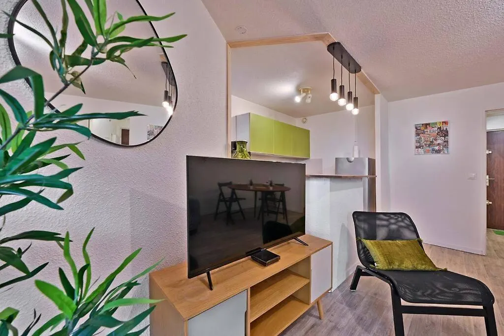 Apartment Ferienwohnung Les Comtadins - Parking Gratuit - Balcon - Clim Avignon